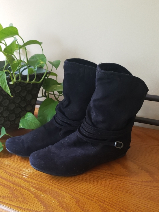 Michael Shannon Shoes - Michael Shannon Black Faux-suede Slouchy Ankle Boots with Wrap Strap Size: 7